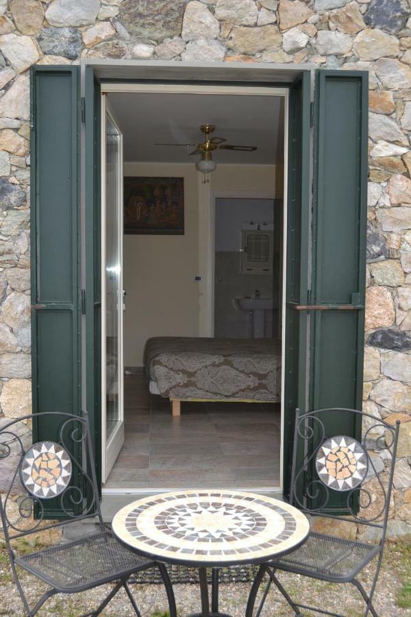Bed and Breakfast Joie De Vivre Calice Ligure Exterior foto